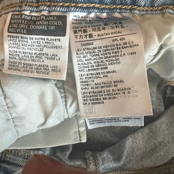 LEVI’S 501 BUTTON FLY RAW HEM LIGHT WASH SHORT JEAN SHORTS 28 - Picture 5 of 8